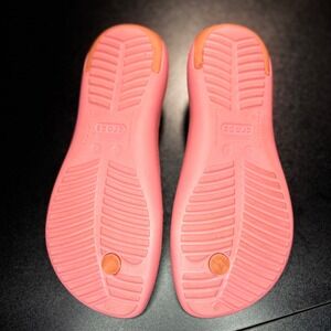 Crocs‎ Sexi Flip sandals pink coral/tan colored T-strap women size 7 sleep on